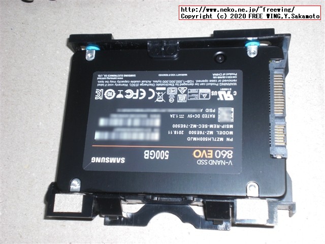 ThinkCentre M75qに 2.5 SSDを追加する手順を写真で解説