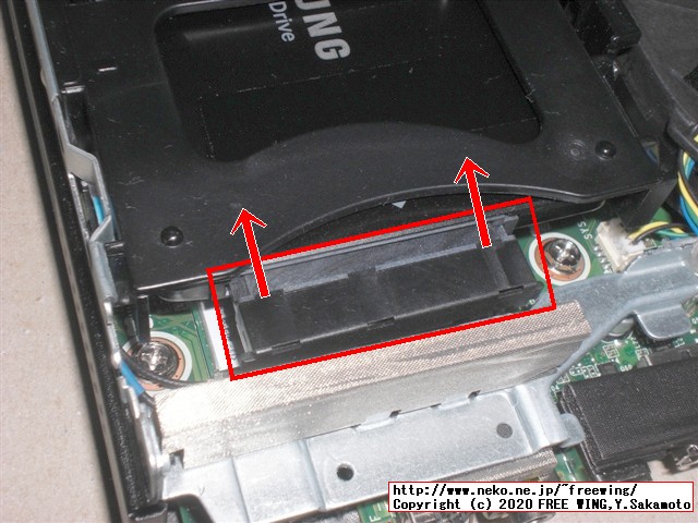 ThinkCentre M75qに 2.5 SSDを追加する手順を写真で解説