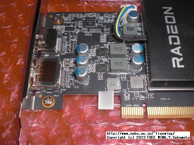 玄人志向の Radeon RX 6400のグラボ RD-RX6400-E4GB/LPの写真