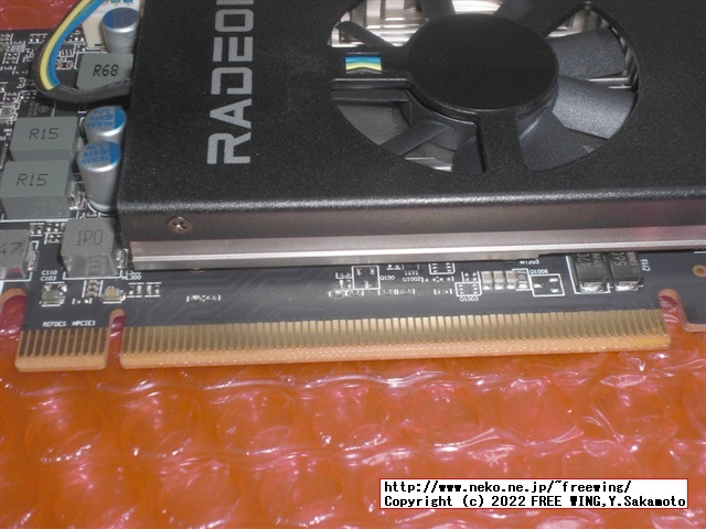 玄人志向の Radeon RX 6400のグラボ RD-RX6400-E4GB/LPの写真