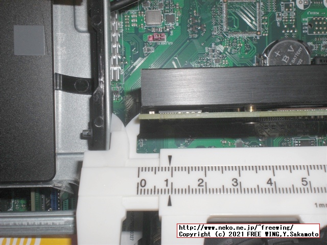 Lenovo ThinkCentre M75s Small Gen2 AMD Ryzen 7 PRO 4750Gに NVIDIA GeForce GT 730を増設