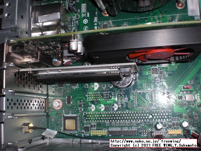 Lenovo ThinkCentre M75s Small Gen2 AMD Ryzen 7 PRO 4750Gに NVIDIA GeForce GT 730を増設