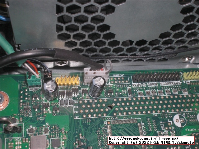Lenovo ThinkCentre M75s Small Gen2に USBポートを増設する方法 Lenovo ThinkCentre M75s Small Gen2に USBポートを増設する方法