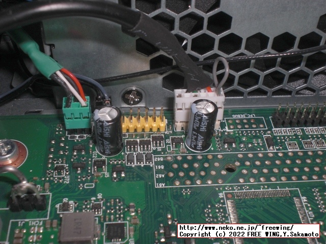 Lenovo ThinkCentre M75s Small Gen2に USBポートを増設する方法