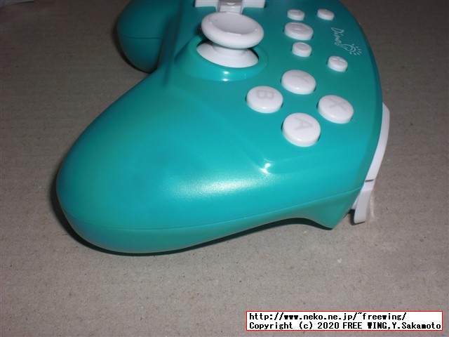 ジャイロ搭載、連射機能、バイブ有りの中華プロコン BEBONCOOL DinoFire T78のレビュー