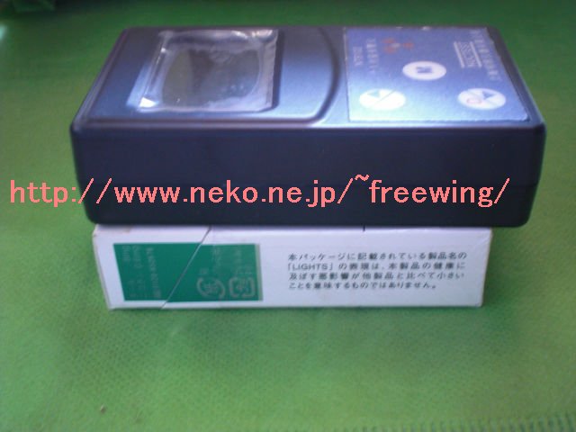 NT6102 タバコの箱と厚さ比較、厚いです。クリップはネジで簡単に取れます