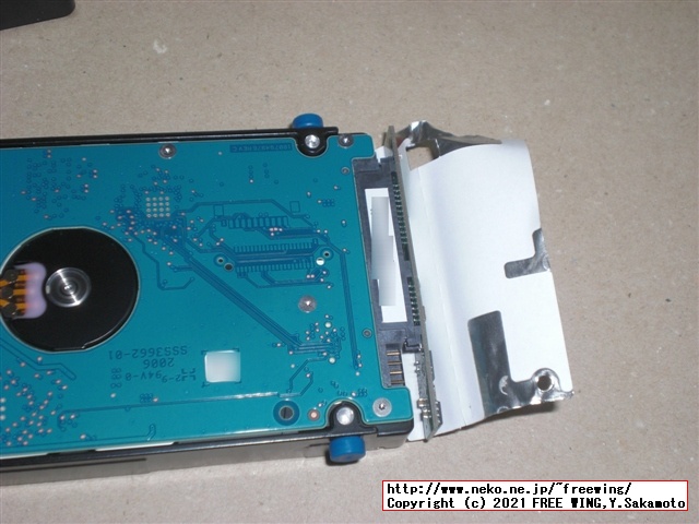 USB 3.0接続の 5TBの大容量ポータブル HDD Seagate Expansion STEA5000402の分解方法を写真で解説