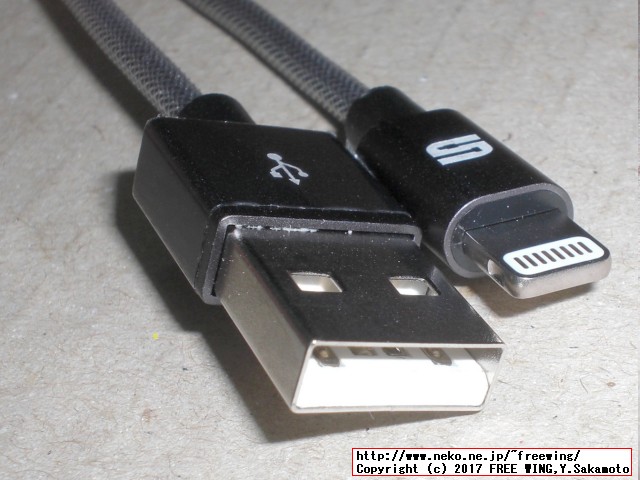 Syncwireの iPhone用の Lightningケーブルの写真