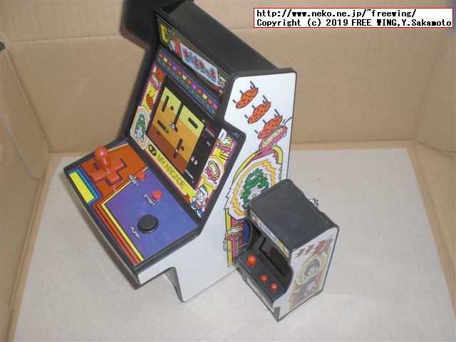 Retro Arcade レトロアーケードと TINY ARCADE (タイニー アーケード) の大きさ比較