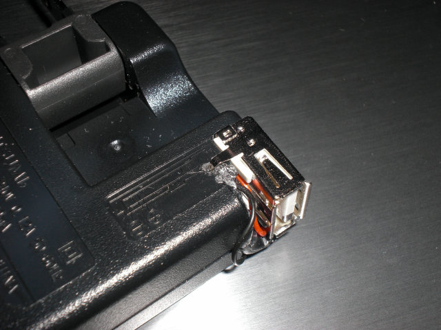 USBコネクタはこんな感じで配置します