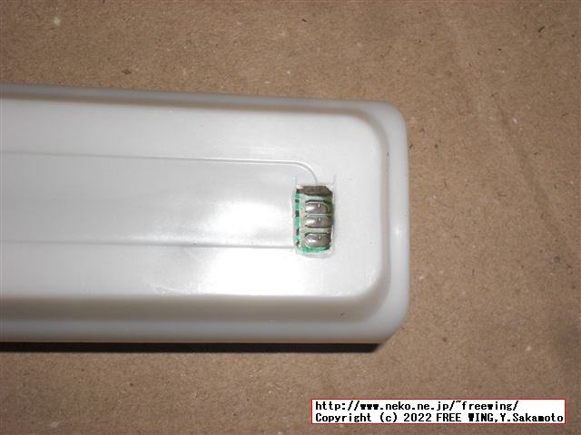 USB機器の信号をロジックアナライザで観測する為に USBハブに観測用のピンを半田付け