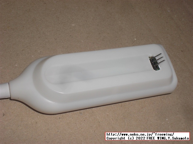 USB機器の信号をロジックアナライザで観測する為に USBハブに観測用のピンを半田付け