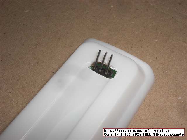 USB機器の信号をロジックアナライザで観測する為に USBハブに観測用のピンを半田付け