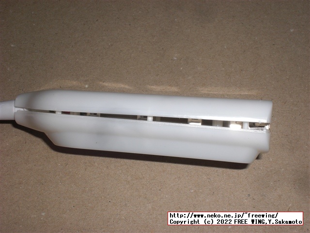 USB機器の信号をロジックアナライザで観測する為に USBハブに観測用のピンを半田付け