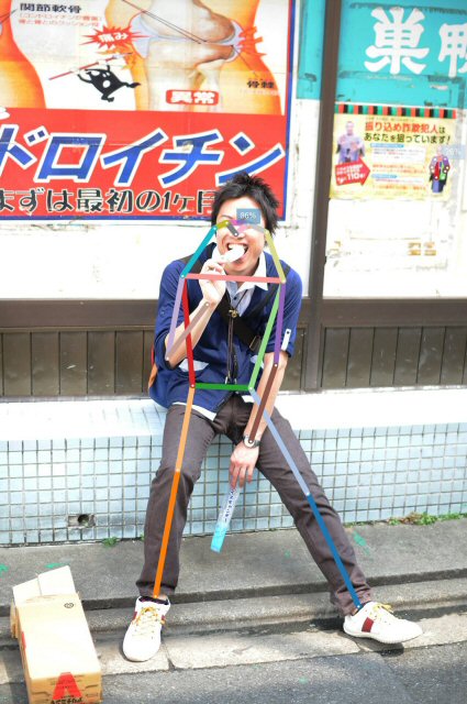 OpenPifPaf Human Pose Estimation 写真素材足成 >  人物 >  ナベ散歩